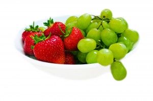 strawberries_and_green_grapes